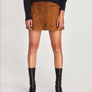 ZARA SUEDE BUTTON MINI SKIRT